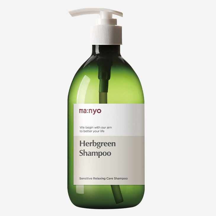 Rich foamy texture of MANYO Herbgreen sulfate-free shampoo